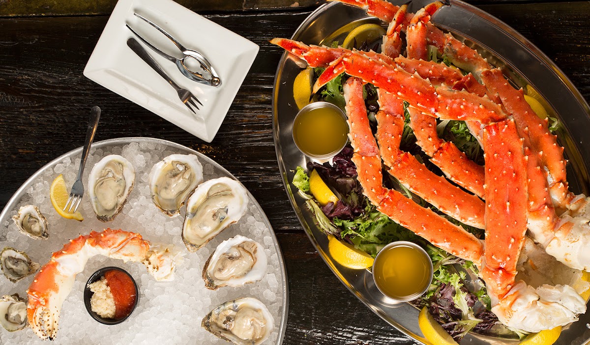 Luke Wholey's Wild Alaskan Grille-3